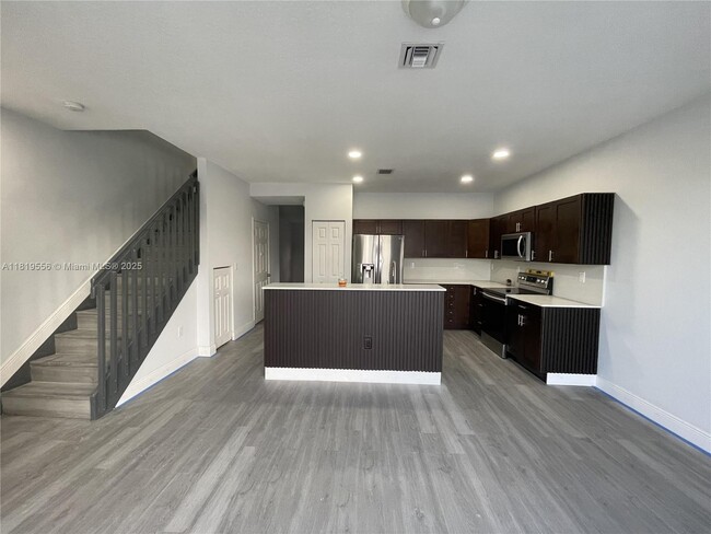Building Photo - 4205 NE 9th St