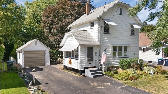 Building Photo - 92 Veness Ave