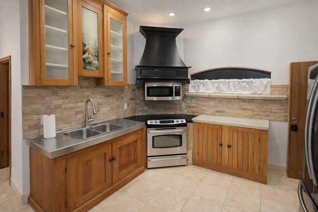 Building Photo - 32 E Utah Ave