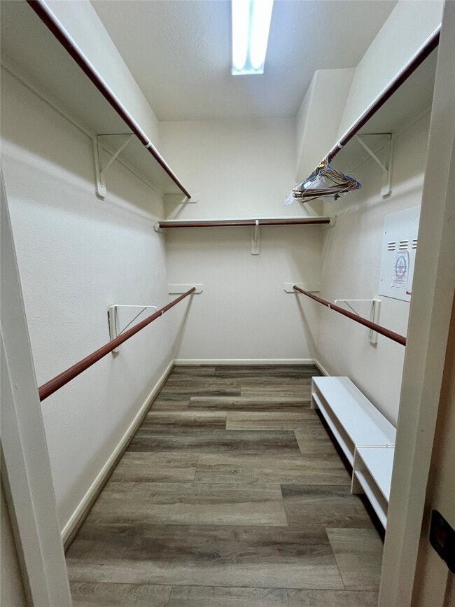 Building Photo - 12918 Meadow Springs Dr