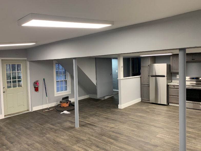 Building Photo - 7 S Canal St