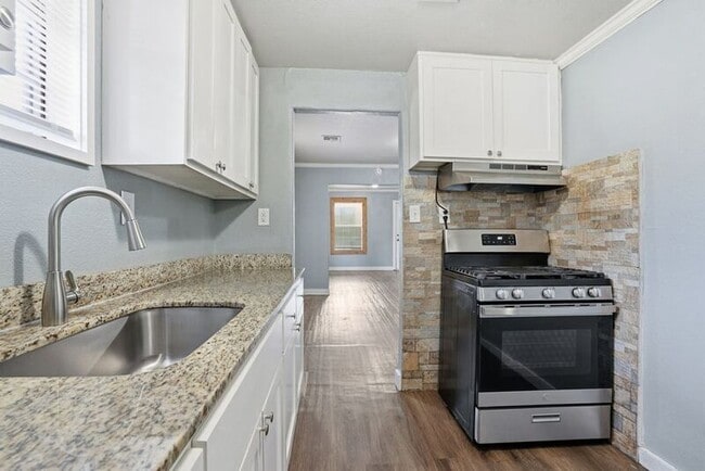 Building Photo - 2514 E Archer St