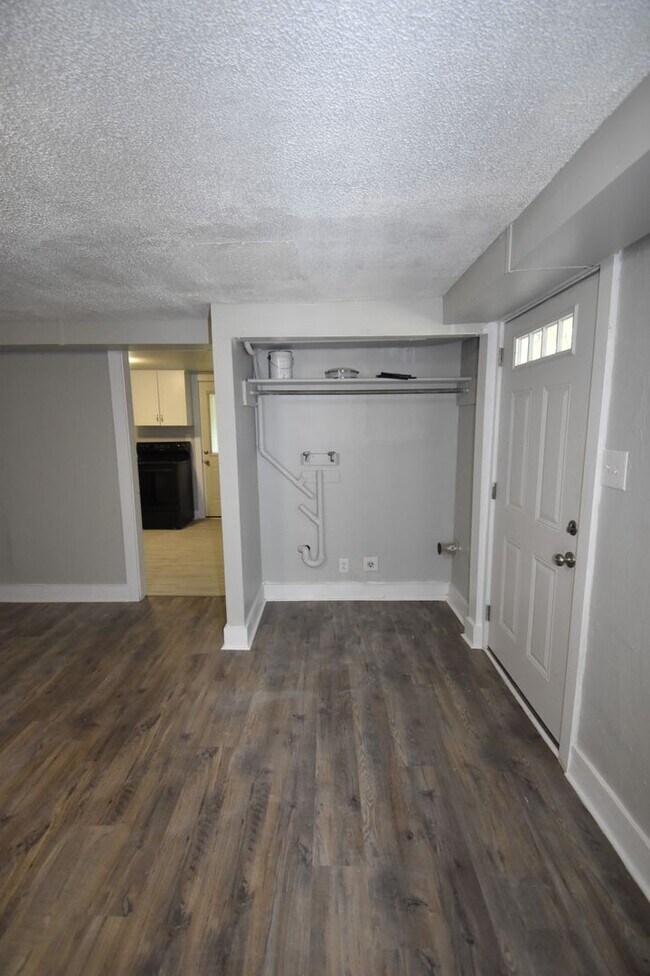 Building Photo - 1621 Golf Club Ln