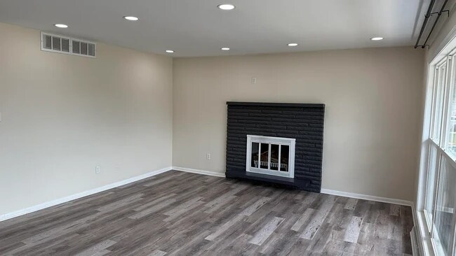 Building Photo - 1310 Orchard Dr