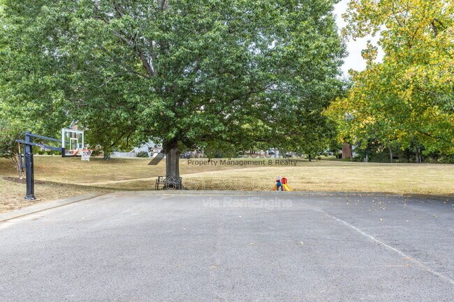 Building Photo - 2214 Falcon Creek Dr