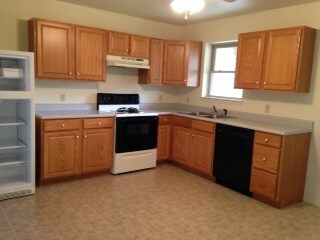 Building Photo - 112 Blue Spruce Ln