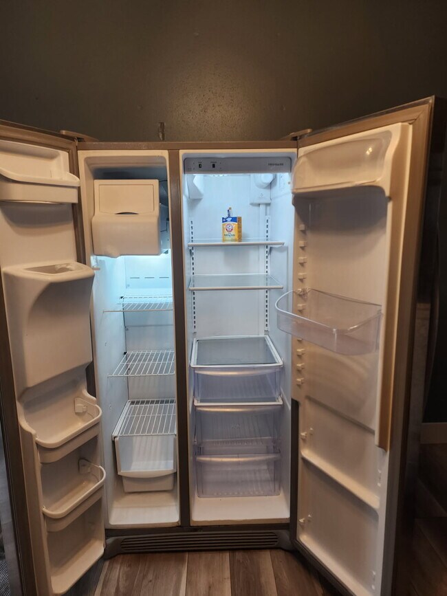 Building Photo - 1609 NE Waterfront St