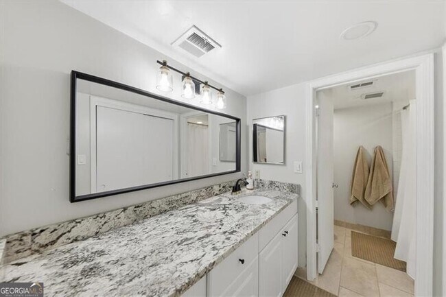 Building Photo - 133 Woodmere Square NW