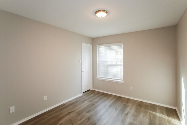 Building Photo - 1304 Barrel Run