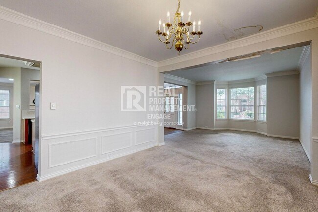 Building Photo - Elegant 5-Bedroom Home for Rent in Prime C...