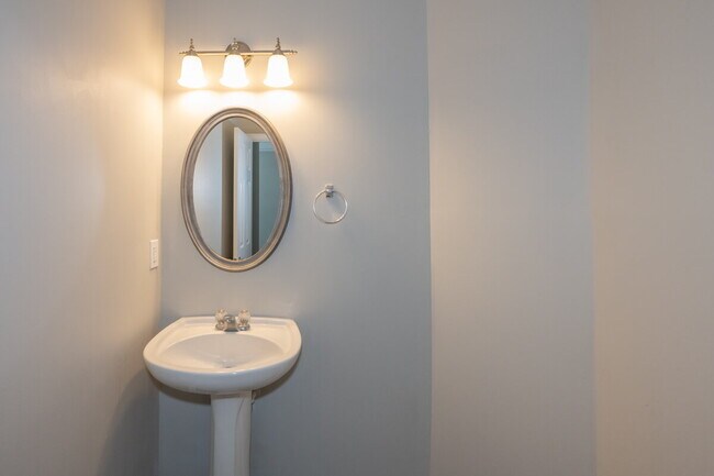 Building Photo - "Charming 3-Bed Home with 2.5 Baths close ...