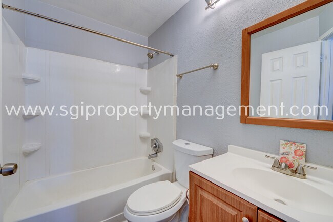 Building Photo - 18604 N 33rd Dr