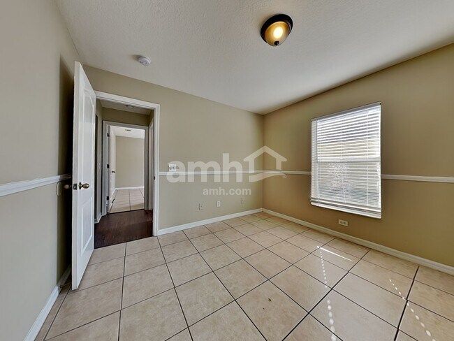 Building Photo - 24446 Landing Dr