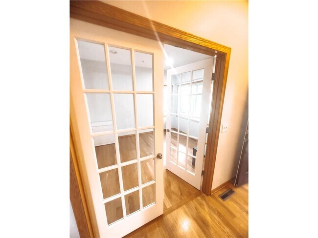 Building Photo - 5080 Yuma Ln N