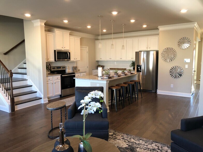 Kitchen to Steps Entry - 2904 Weyhill Trl