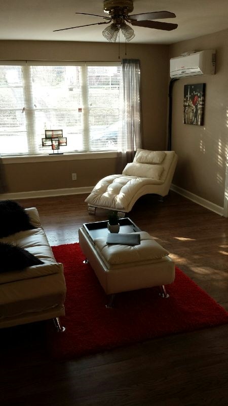 Interior Photo - 1717 Louisiana St
