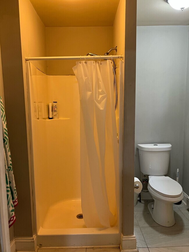 Building Photo - 1727 W Montgomery Ave