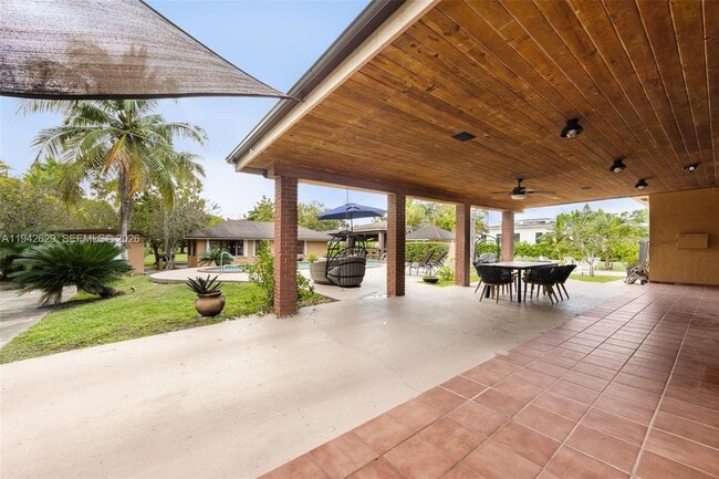 Building Photo - 20450 SW 198th Ave