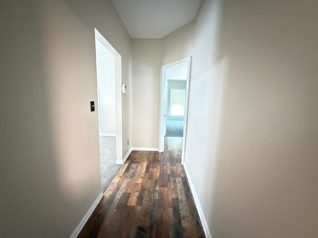 Building Photo - 1411 Sale Ave