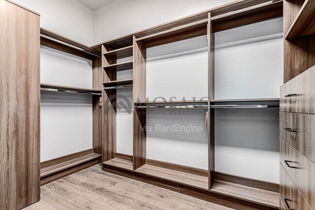 Building Photo - 800 E Tonto Pl