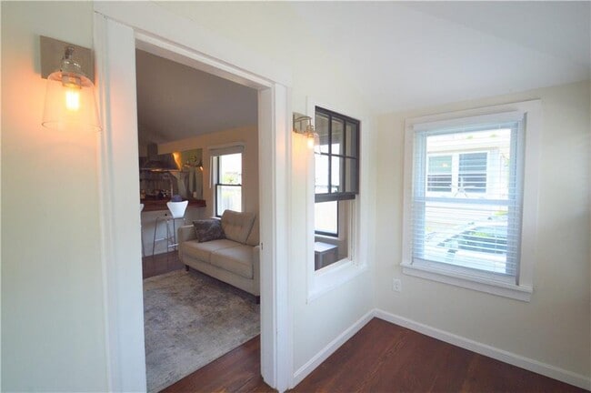 Building Photo - 108 Ormerod Ave