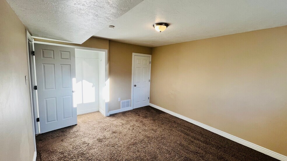 Building Photo - 3016 W 1050 N