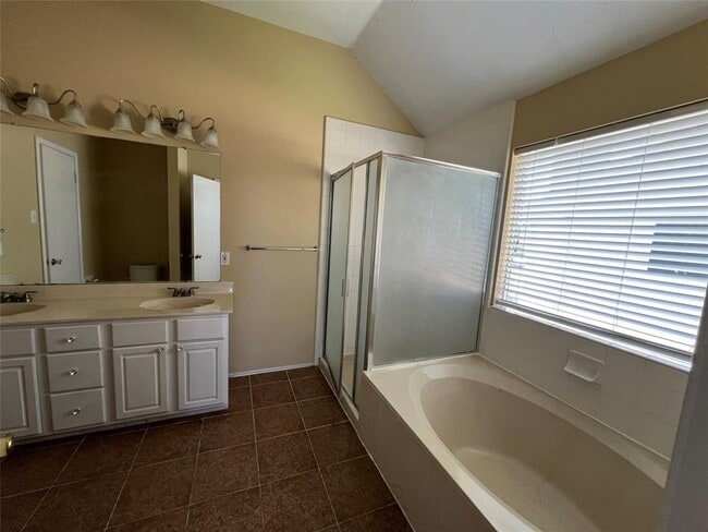 Building Photo - 8411 Tamayo Dr
