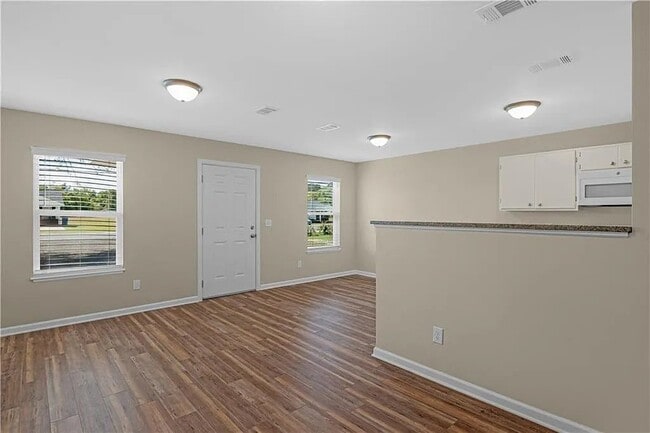 Building Photo - 389 Cherokee Ave