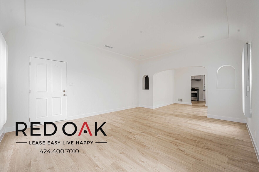 Building Photo - 6135 Saturn St