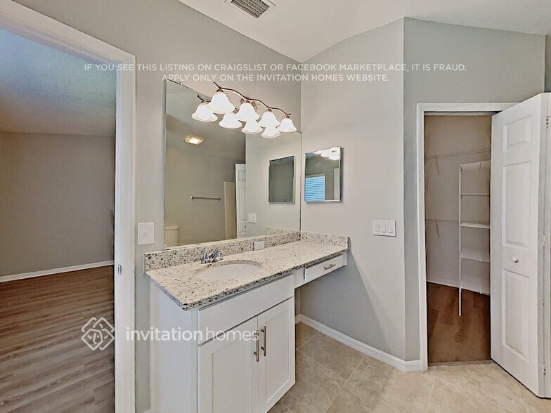 Building Photo - 4860 Manchester Dr