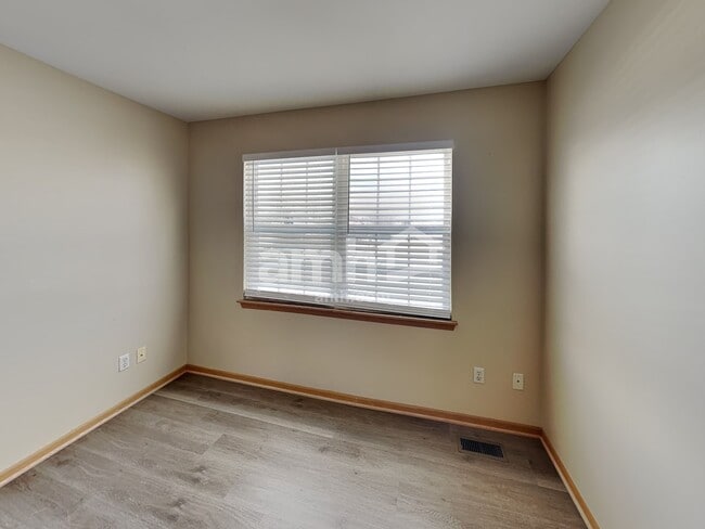 Building Photo - 1482 Sunflower Dr