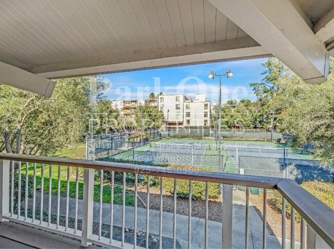 Building Photo - Spacious Condo Near Downtown Walnut Creek Available Now!