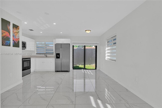 Building Photo - 2490 NW 44th St