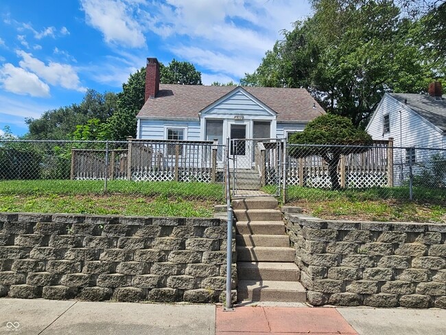 Building Photo - 2307 Arrow Ave