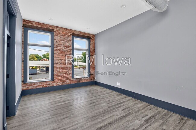 Building Photo - 1214 2nd St