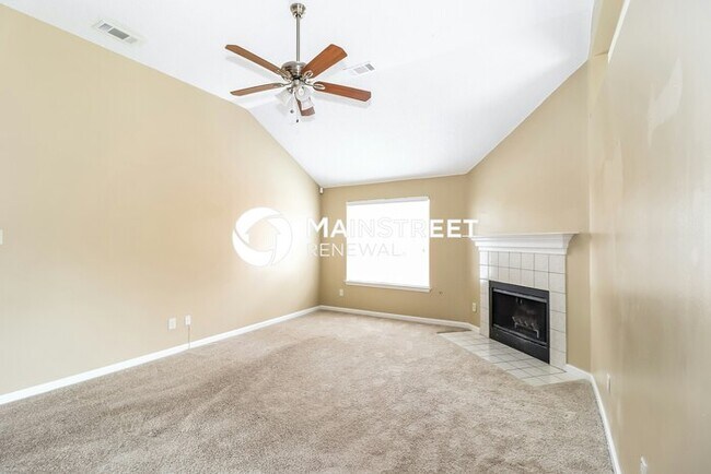 Building Photo - 3 Bedroom Pet-Friendly Home in Memphis, TN with Main Street Renewal