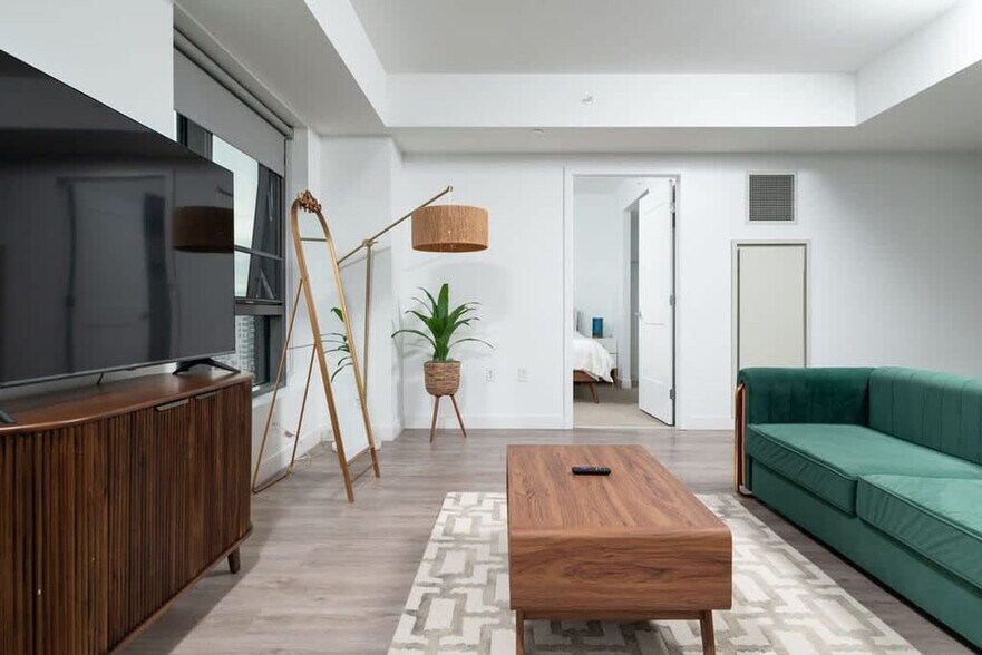 Building Photo - 425 Massachusetts Ave