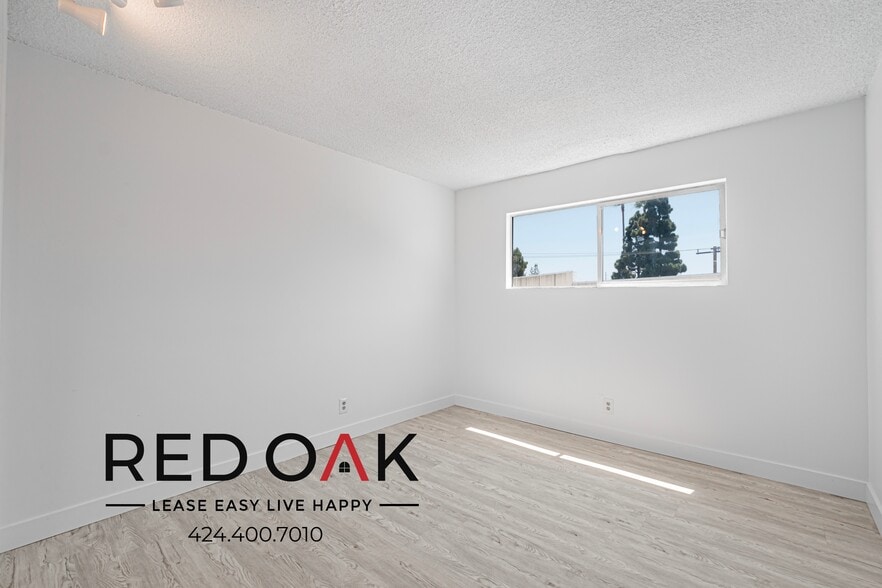 Building Photo - 700 Glenway Dr