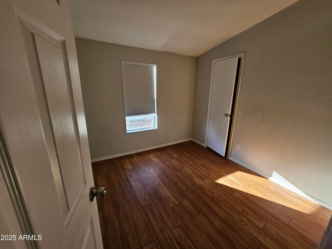 Building Photo - 110 E Inglewood St