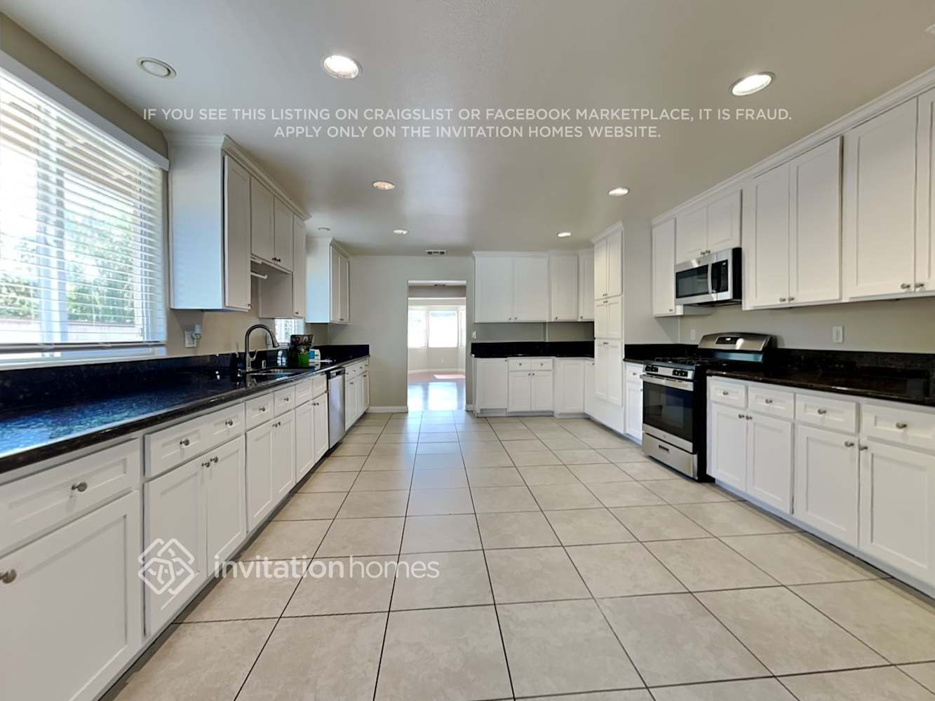 Building Photo - 1241 E Herring Ave