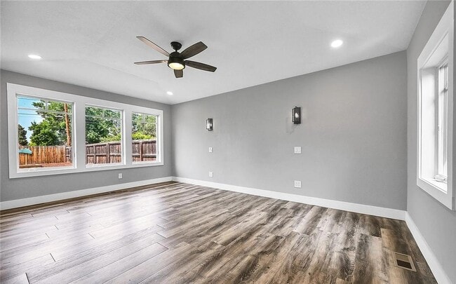 Building Photo - 3BD, 3BA Home Near Central Park with Bonus Casita