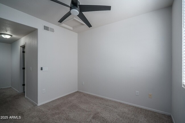 Building Photo - 18250 N Cave Creek Rd