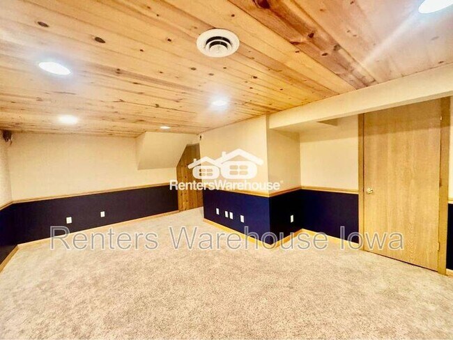 Building Photo - 275 Christopher Ave