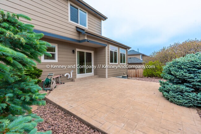 Building Photo - 1672 Smoke Ridge Dr
