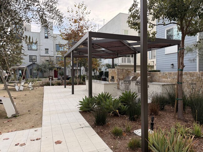 Building Photo - Modern Tri-Level Townhome Near Disneyland with Rooftop Patio