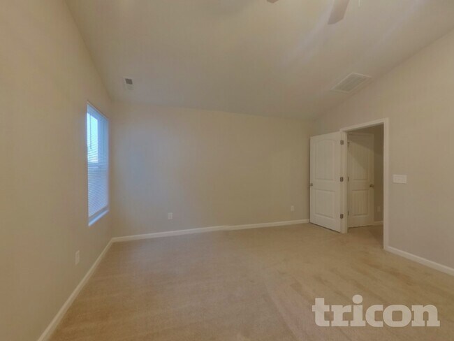 Building Photo - 320 Waterstone Dr