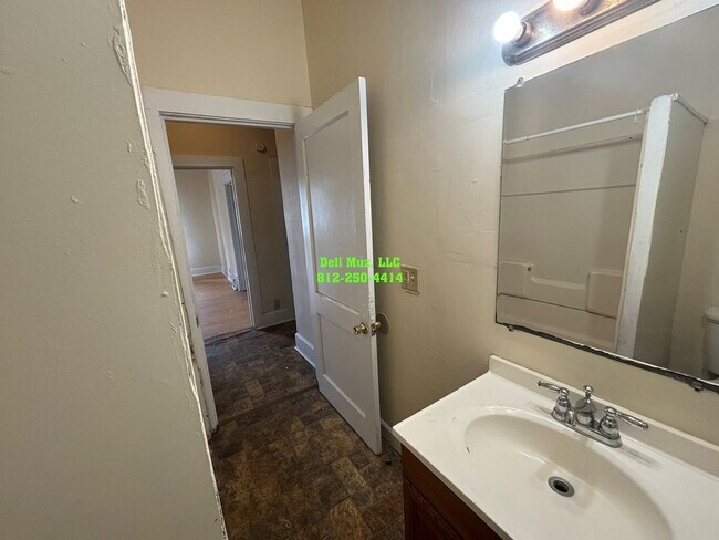 Building Photo - 213 Taylor Ave