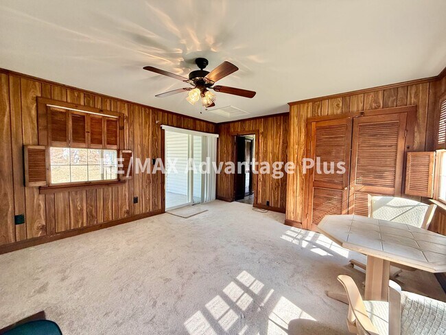 Building Photo - Very Spacious Home with 2 beds/2 baths and a bonus room, close to Charlotte Courthouse