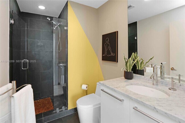 Building Photo - 900 Biscayne Blvd