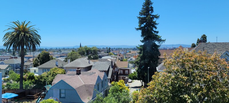 Building Photo - 1830 10th Ave